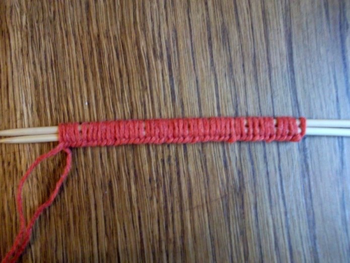 Вязание носков на 5 спицах начинаем с резинки