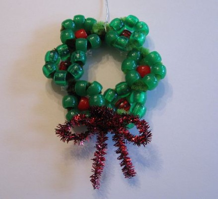 A simple garland of beads