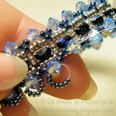 Charming bracelet with rhinestones