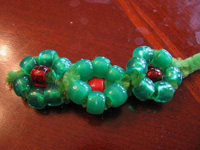 A simple garland of beads