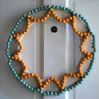 Summer wreath of wooden beads