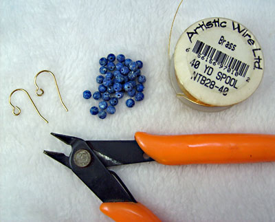 Earrings of round beads