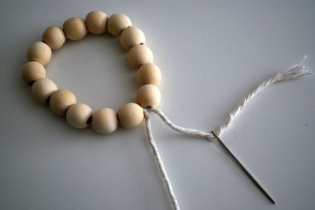 Summer wreath of wooden beads