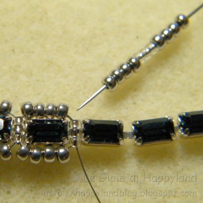 Charming bracelet with rhinestones