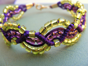 Macrame bracelet with beads