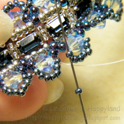 Charming bracelet with rhinestones