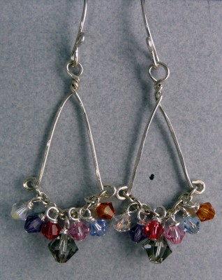 Earrings made of faceted bicone