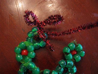 A simple garland of beads