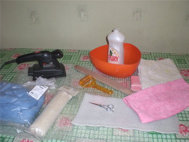инструменты и материалы для валяния тапочек из шерсти